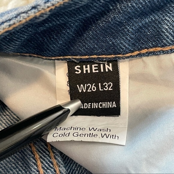 Shein High Rise Mom Jeans Women's Size 26 Medium Wash Blue Tapered Leg - Picture 6 of 11